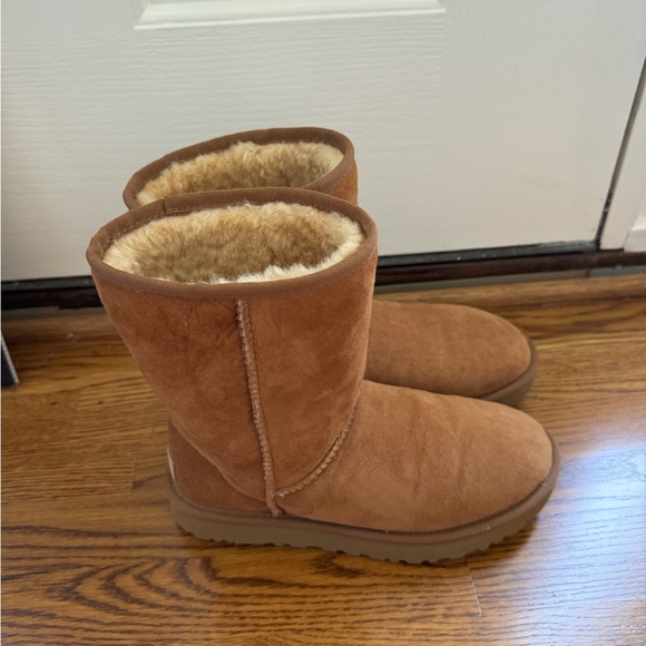 Women’s Ugg Boot size 8 - Picture 1 of 7
